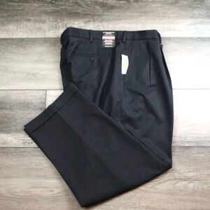 NWT Van Heusen Men’s Wrinkle Free No Iron Microfiber Dark Gray Dress Pants 42x29
